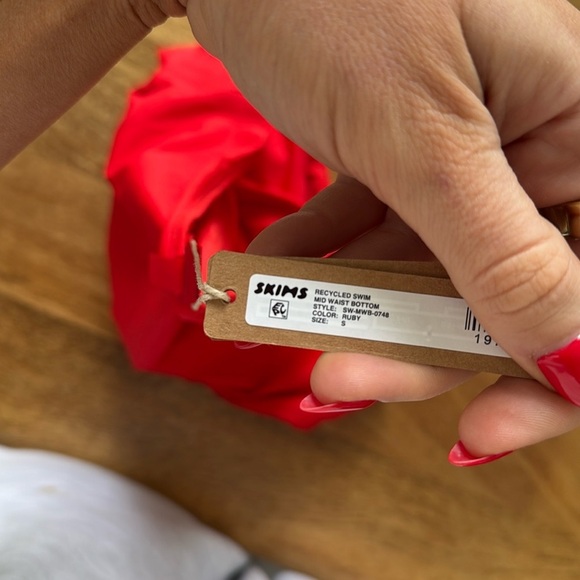 SKIMS swim mid waist bikini bottom size small - Picture 2 of 3